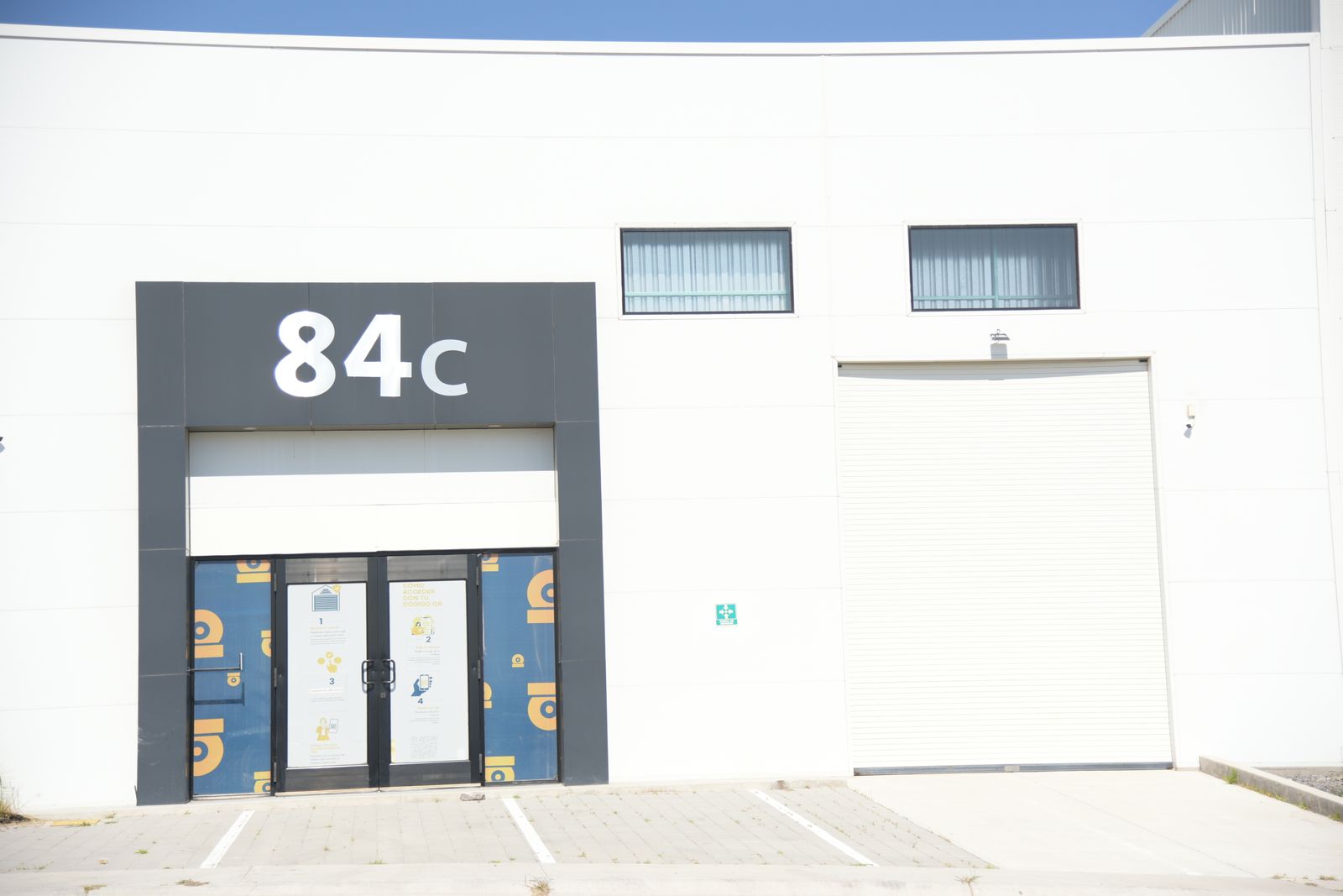 Fachada de las instalaciones io guardo en Parque Industrial TerraPark